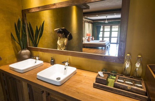 Svay Pao Hotel | Discover Maisons Wat Kor: Rated 9.4 with Pool & Spa