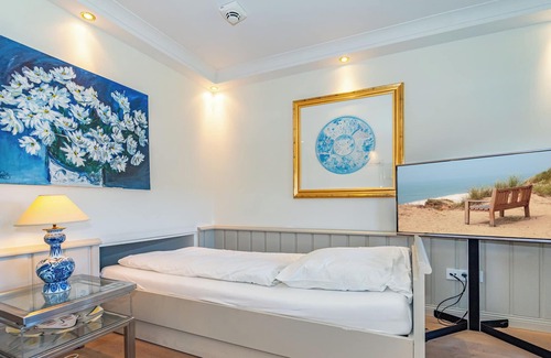 Kampen Apartment | Cozy Kampensuite Apartment with Oceanfront Pool Access