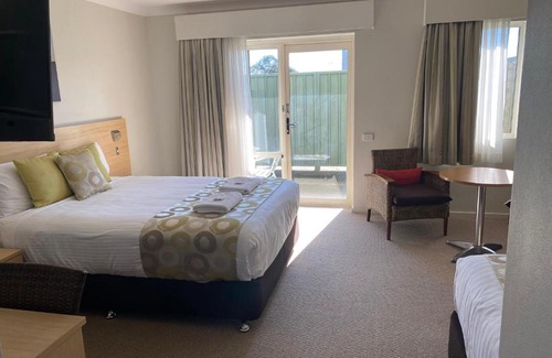Rutherford Hotel | Discover Comfort at Maitland City Motel with Pool Access