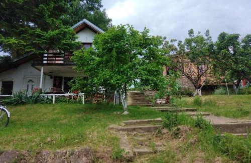 Kladovo Ski Chalet | Pet-Friendly Haven: MAJ1 Rated 10/10 for Families