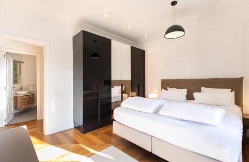 el Camp d'en Grassot i Gracia Nova Apartment | Elegant 4BR/4BATH Apartment Near Sagrada Familia, Rated 9.9