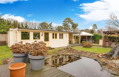 Meerlo House | Welcoming Bungalow in Meerlo with Garden & Fenced Yard