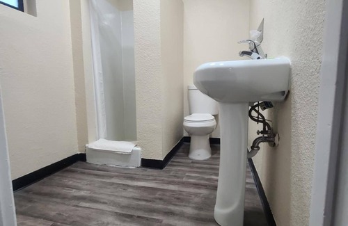 Klamath Falls Hotel | Cozy Majestic Inn And Suites: Spa, Breakfast & More