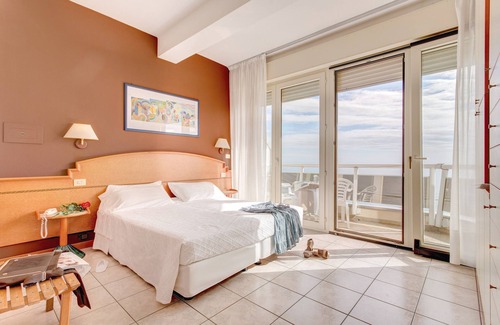 Milano Marittima Hotel | Majestic Hotel: Rated 9.2/10 with Pool and Spa Amenities