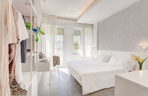 Milano Marittima Hotel | Majestic Hotel: Rated 9.2/10 with Pool and Spa Amenities