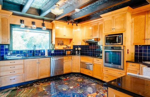 Paoli Cabin | Majestic Log Home Retreat with Hot Tub & Pool Near Ski Resort