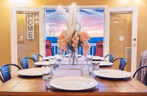 Ellijay House | Majestic Mountain Manor: Breathtaking Views & Resort Amenities