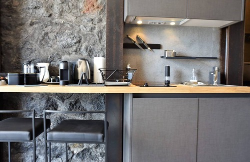 Imerovigli Apartment | Majestic Santorini Suite | Poseidon’s Suite | 1 Bedroom | Breathtaking Sea.