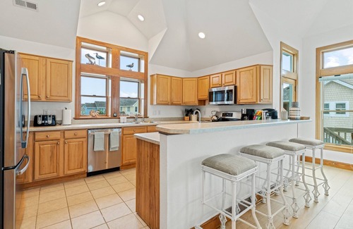 Nags Head House | Discover a Beachside Oasis with Hot Tub & Pool Access