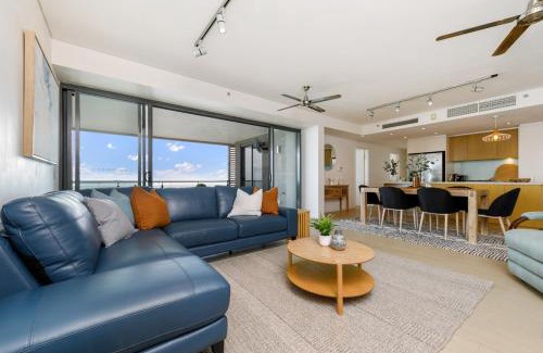 Darwin City Centre Apartment | Majestic Waterfront Lagoon with Harbour Views & Cafes