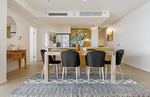 Darwin City Centre Apartment | Majestic Waterfront Lagoon with Harbour Views & Cafes