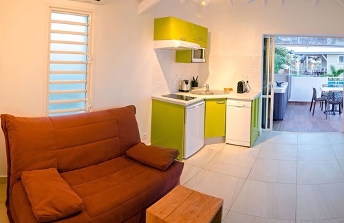 Saint-Francois Hotel | Majesty Palm: Oceanfront Retreat with Pool and Spa