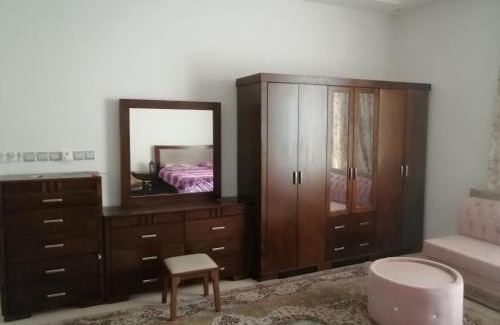 Seeb House | Budget-Friendly Stay at Majid: Pet & Child Friendly