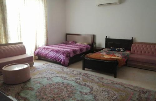 Seeb House | Budget-Friendly Stay at Majid: Pet & Child Friendly