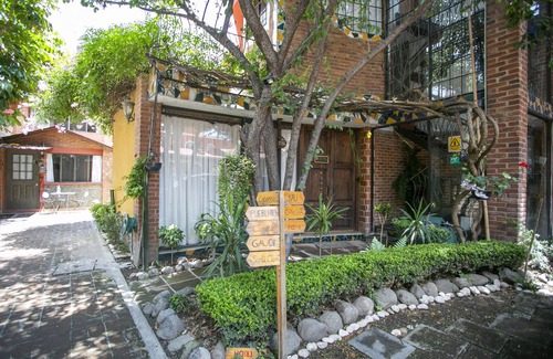 Cholula Apartment | Enchanting Majikal BnB Martinlandia with Spa & Kitchen