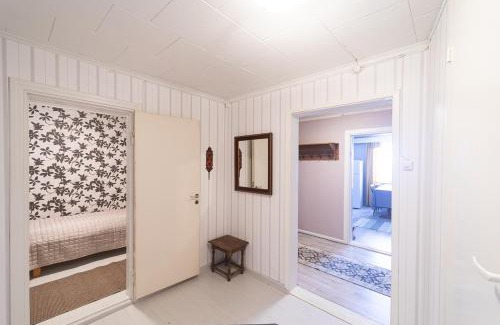 Kalajoki House | Budget-Friendly Stay at Majoitus Wanhapankki, Room B2
