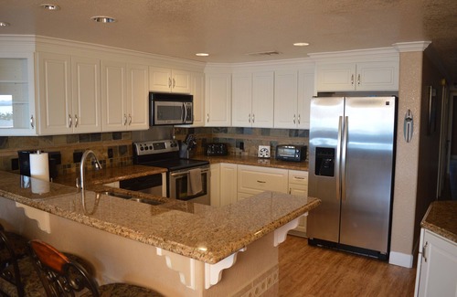Havasu Lake House | Experience Major's Toy Box - Family-Friendly Retreat Havasu