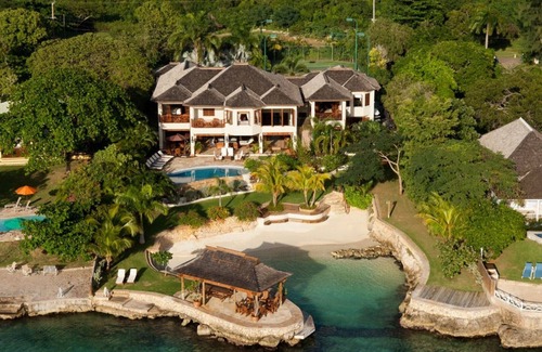 Discovery Bay Villa | Experience Makana Villa Jamaica: Beachfront Bliss Awaits!