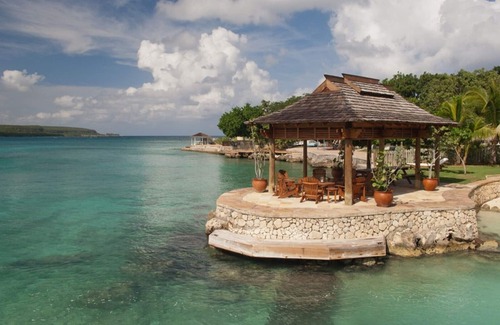 Discovery Bay Villa | Experience Makana Villa Jamaica: Beachfront Bliss Awaits!