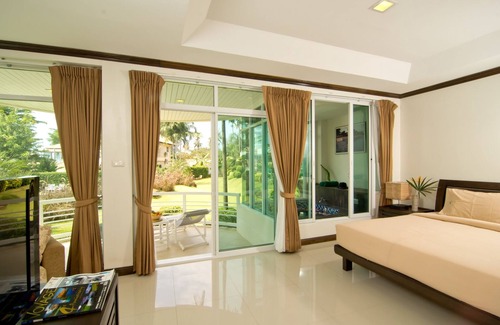 Ko Mak Resort | Discover Makathanee Resort: Ocean Views and Family Amenities
