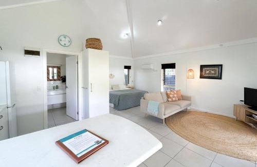 Tapere of Titikaveka Villa | Oceanfront Makayla Palms: 4-Star Retreat with Scenic Views