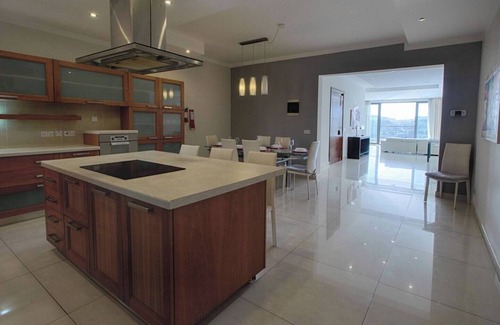 Sliema Apartment | Make your holiday worthwhile at this fabulous accommodation just a minute away from Sliema ferries
