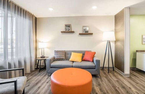 Moreno Valley Hotel | Enjoy Relaxing Stays with Pet-Friendly Comfort & Kitchen