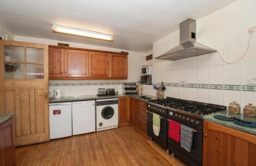 Makeney House | Family-Friendly Retreat at Makeney Chapel - Guest Rated 9/10