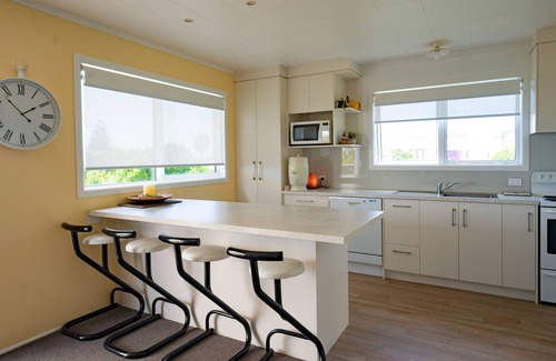Maketu Cottage | Experience Maketu Sea Magic: Oceanfront Bach Retreat
