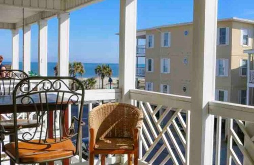Tybee Island Condo | Oceanview Retreat: Makin' Memories South Beach Awaits