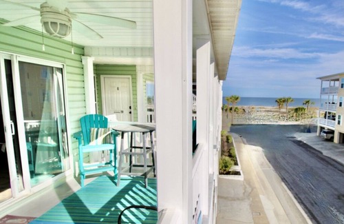 Tybee Island Condo | Oceanview Retreat: Makin' Memories South Beach Awaits