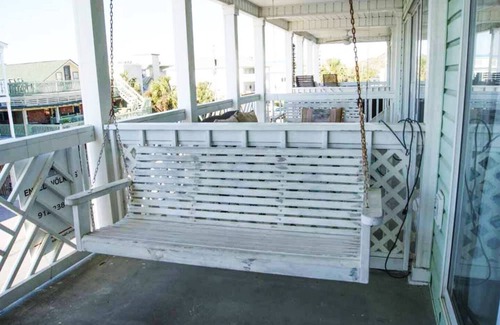 Tybee Island Condo | Oceanview Retreat: Makin' Memories South Beach Awaits