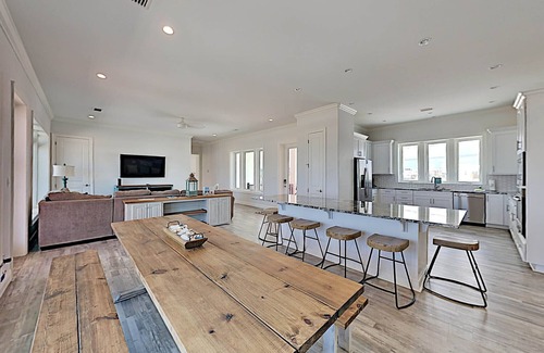 Navarre Beach House | Memorable Getaway | Beachfront Home with Spa & Ocean View