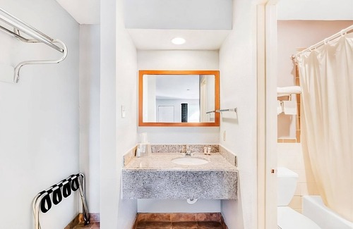 Channelview Hotel | Create Unforgettable Memories with Pet-Friendly Comfort!