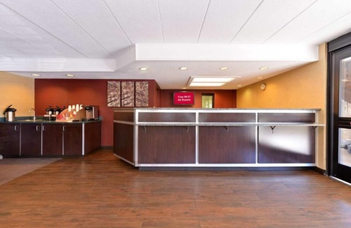 Secaucus House | Create Unforgettable Memories with Free Parking & Kitchen