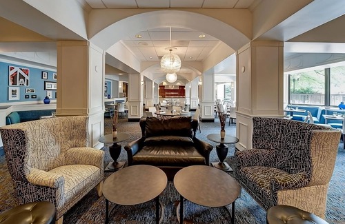 Atlanta Hotel | Create Lasting Memories: Enjoy Our Outdoor Pool & Pet-Friendly Stay
