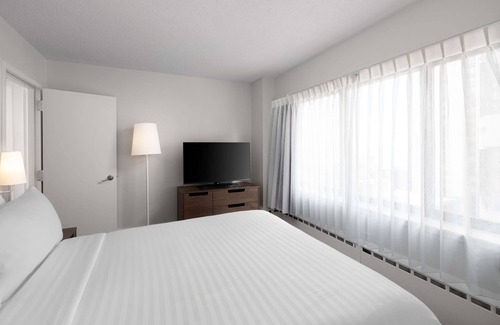 Streeterville Hotel | Create Amazing Memories with Free Breakfast & Pet Welcome!