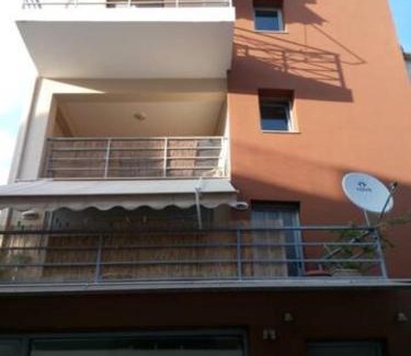 Mesolongi Apartment | Pet-Friendly Makis Rooms C with High Guest Satisfaction