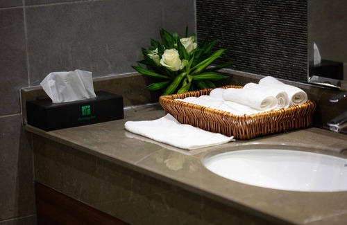 Al Aziziyah Hotel | Relax at Makkah Al Aziziah: 5-Star Comfort Awaits