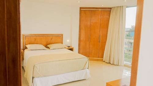 Encarnacion Hotel | Discover Mako's Hotel: Family-Friendly Stay with Breakfast