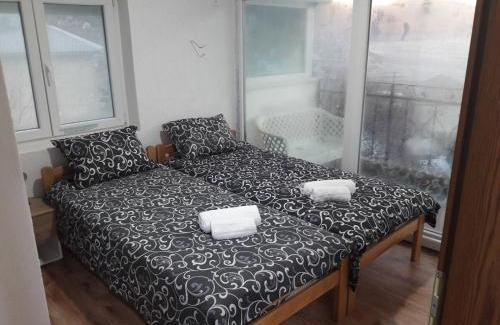 North Macedonia Apartment | Budget-Friendly Stay at Mal Odmor with Hot Tub & Breakfast