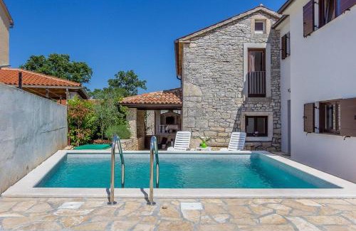 Peresiji House | Villa Mala Hiza: Exceptional 4-Star Stay with Pool Access