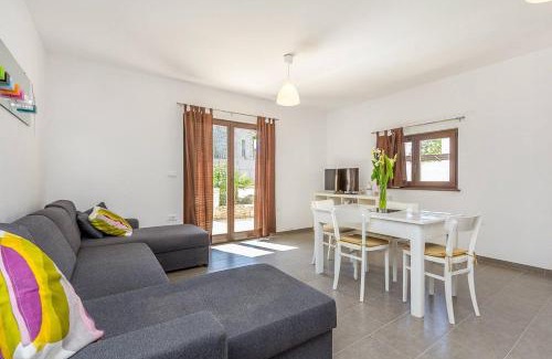 Peresiji House | Villa Mala Hiza: Exceptional 4-Star Stay with Pool Access