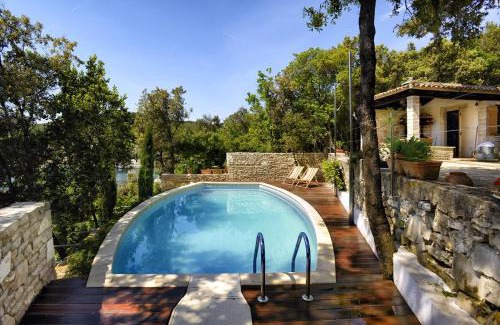 Rakalj House | Elegant Mala Villa: Oceanfront Bliss & Guest Rated 9.7