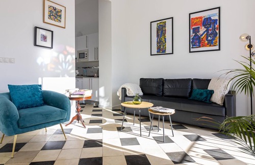 La Victoria Apartment | Cozy Malaga Center Flat with Balcony near Picasso Plaza