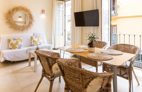 La Victoria Apartment | Modern Malaga Center Flat with Family-Friendly Amenities