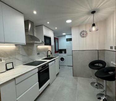Plaza de Toros Vieja Apartment | Oceanfront Escape at Malaga Estación Ave Playa Hotel