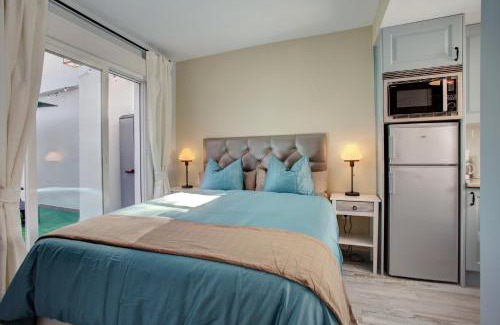 Seminario Apartment | Oceanfront Malaga Lodge Studio: Guest Rated 9.1/10