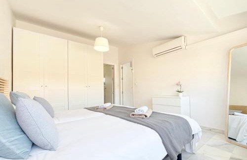 Pedregalejo Playa Apartment | Experience Oceanfront Comfort at Malagadevacaciones Elcano 20