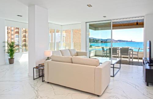 La Malagueta Apartment | Oceanfront Escape at Malagueta Luz by Renthas - Rated 9.2